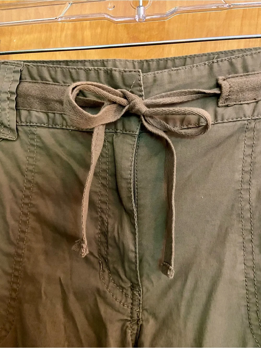 🤎SIZE 8 Style & Co. Women’s Brown Cargo Pants w/Embroidered Side Detail🤎
